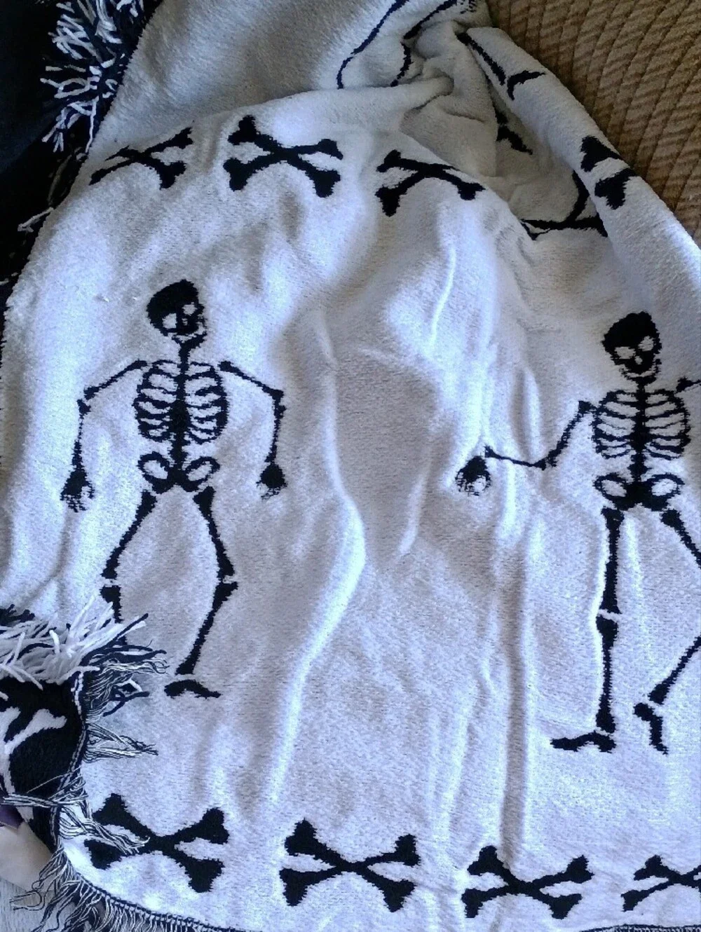 NWTS Rachel Zoe Halloween Dancing Skeletons Knit Throw Blanket Black White Viral